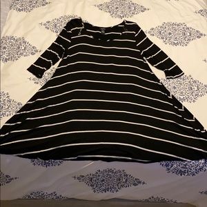 T-shirt dress with quarter length sleeves